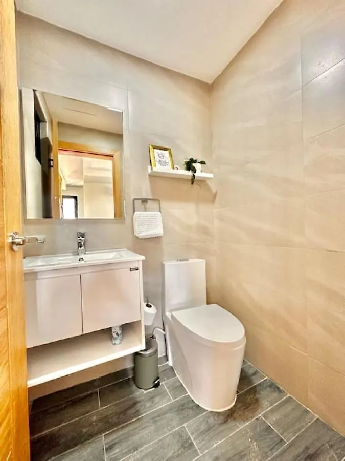 Stunning City Center Condo Los Prados Ferienhaus